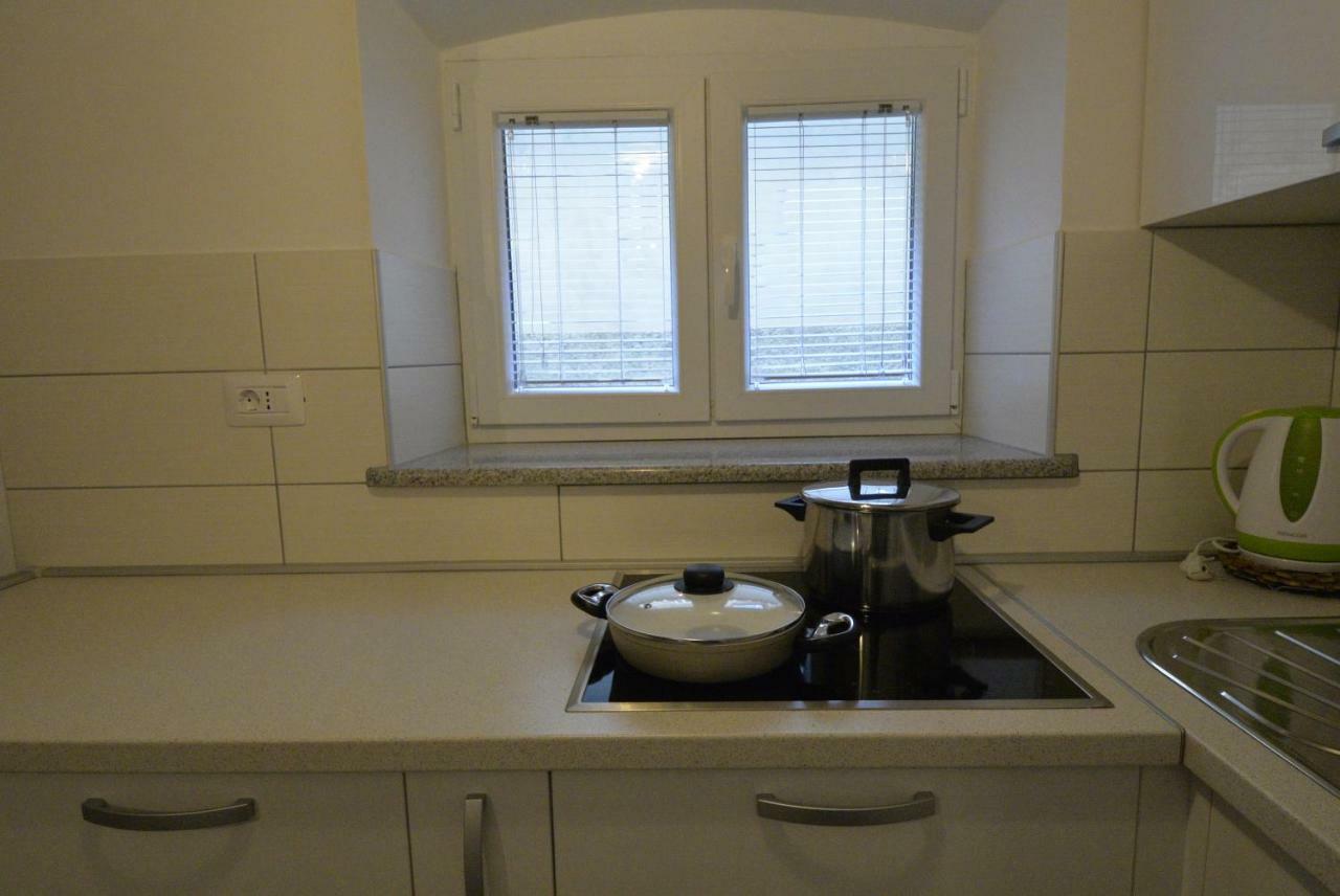 Apartments And Rooms Oliva Cres Bagian luar foto