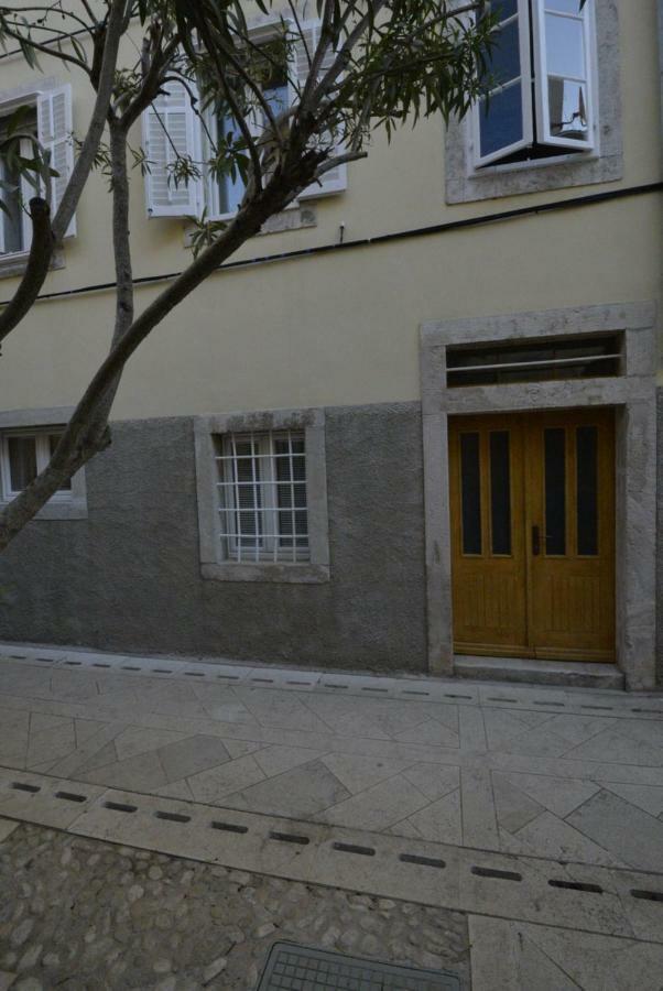 Apartments And Rooms Oliva Cres Bagian luar foto