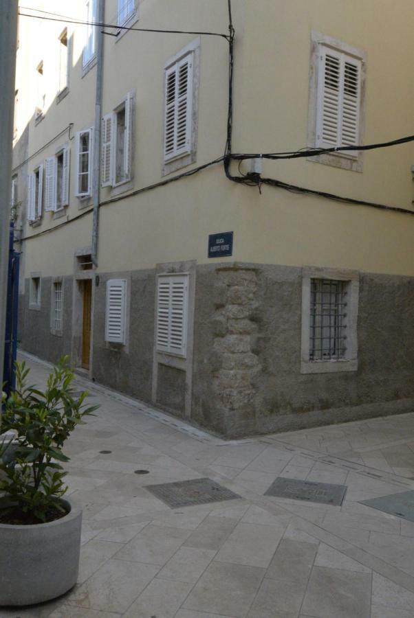 Apartments And Rooms Oliva Cres Bagian luar foto