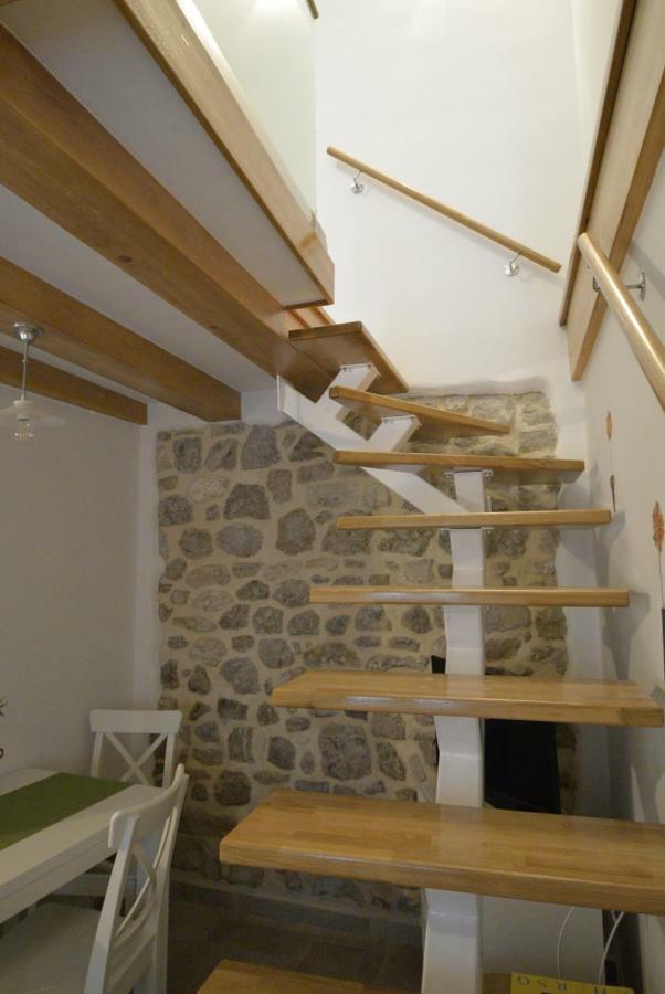 Apartments And Rooms Oliva Cres Bagian luar foto
