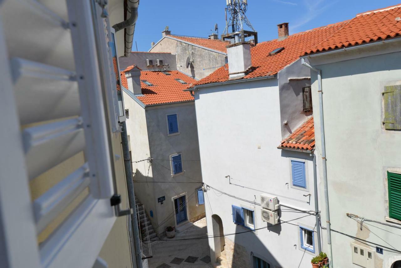 Apartments And Rooms Oliva Cres Bagian luar foto