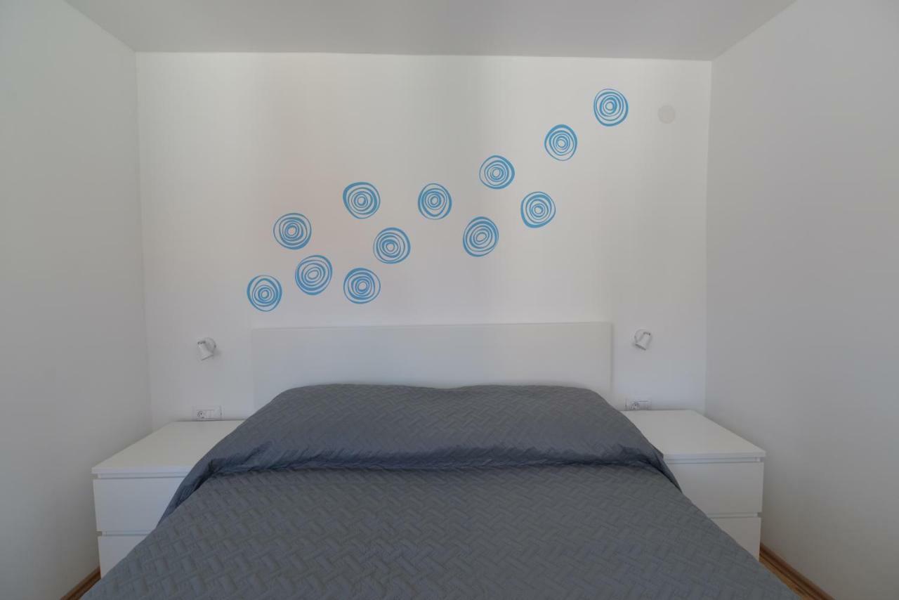 Apartments And Rooms Oliva Cres Bagian luar foto