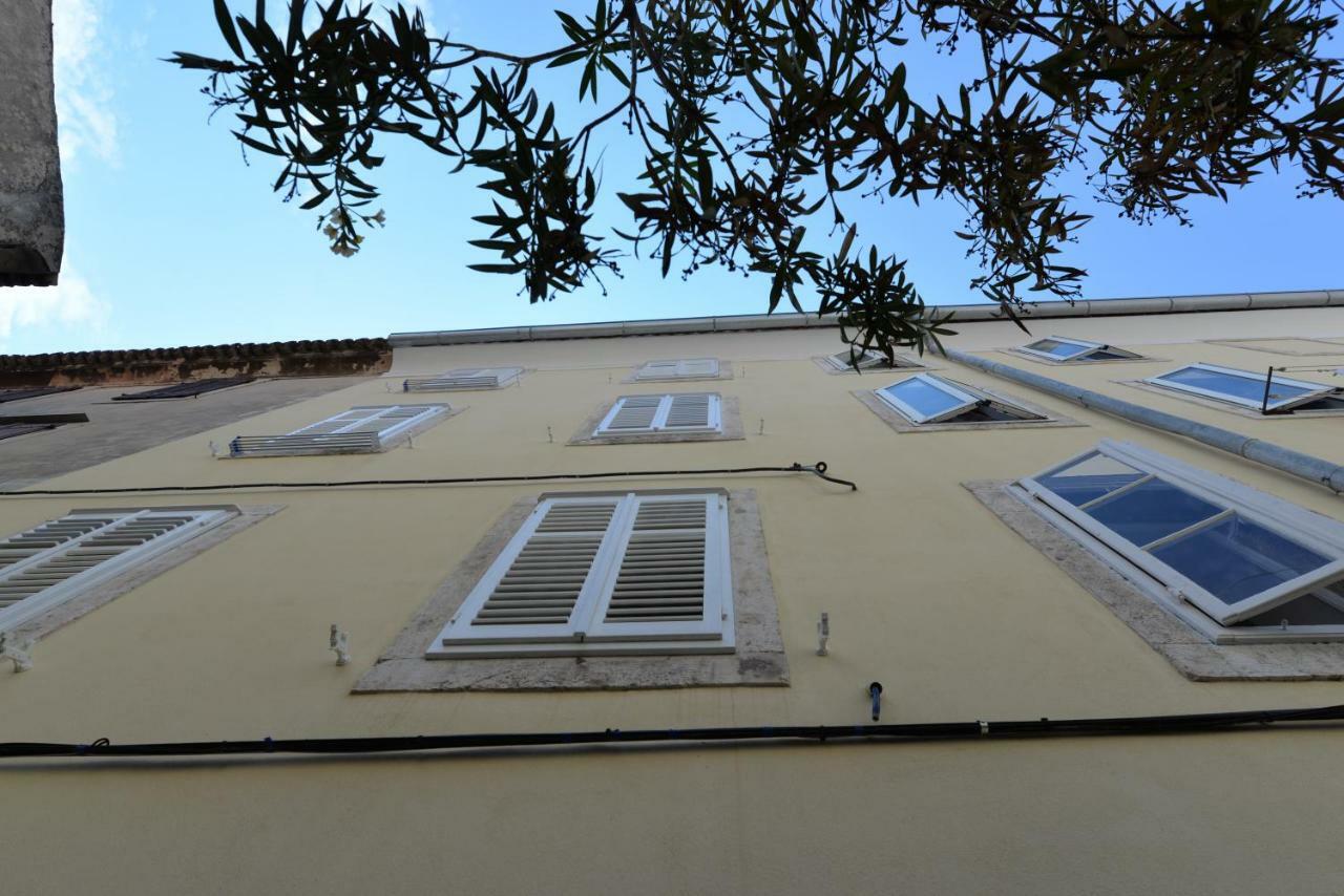Apartments And Rooms Oliva Cres Bagian luar foto