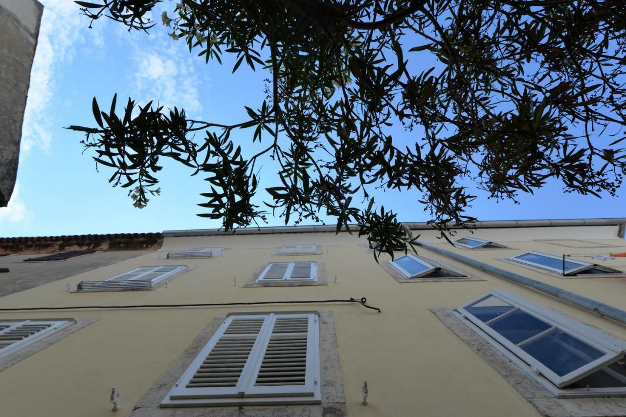 Apartments And Rooms Oliva Cres Bagian luar foto