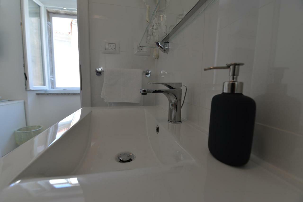 Apartments And Rooms Oliva Cres Bagian luar foto